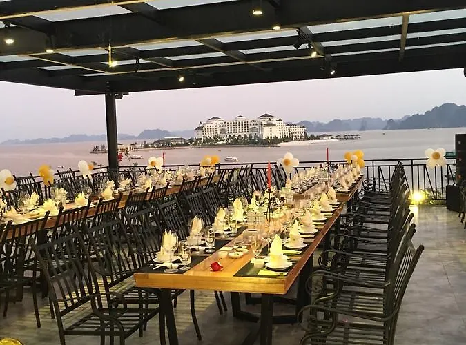 Apartment Biet Thu Nghi Duong Sun Grand City Feria Ha Long Bay